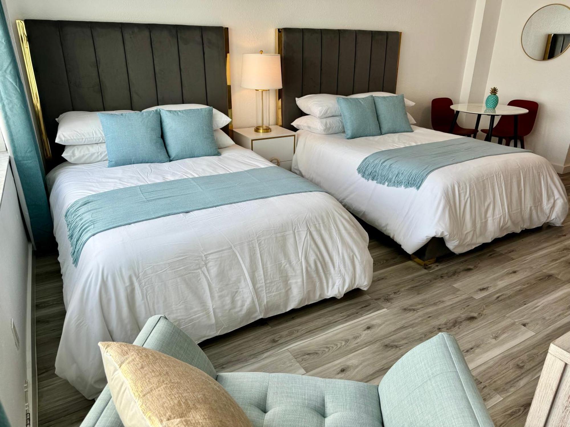 Directly On The With Pool & Ocean View Appartement *