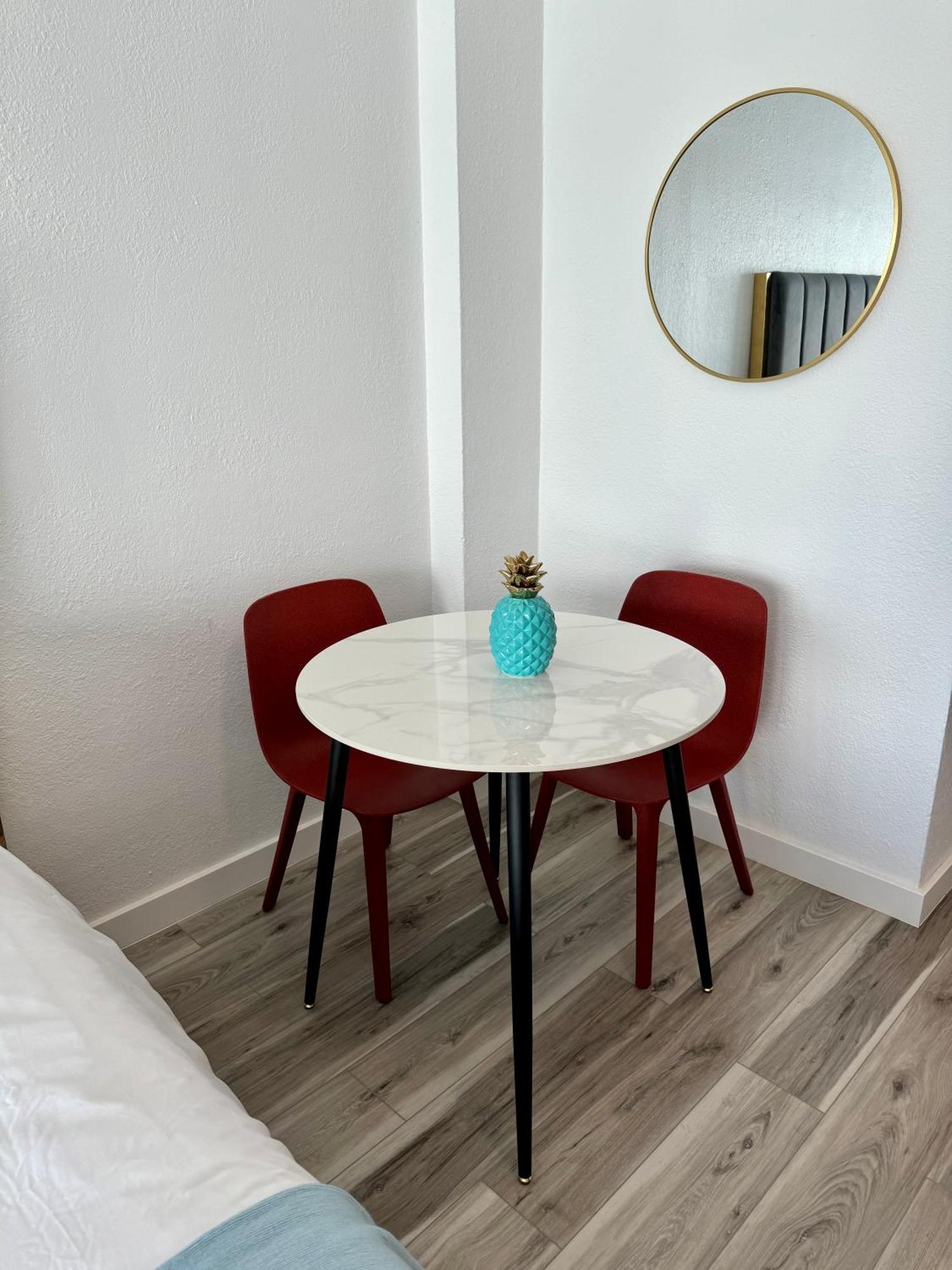 Appartement Directly On The With Pool & Ocean View *